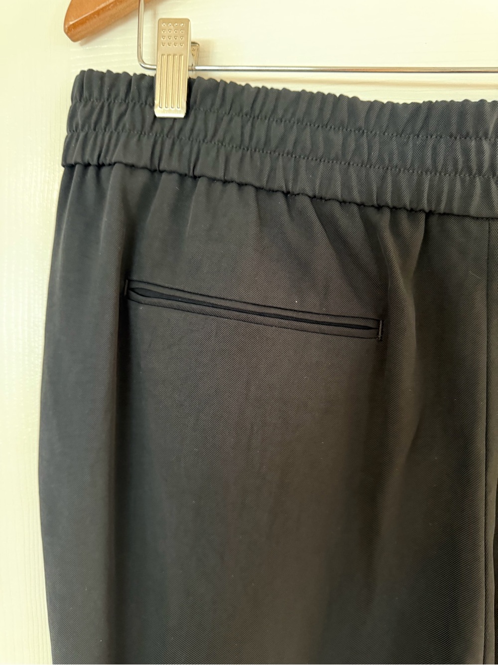 Dkny Black Elastic-Waist Jogger Pants with Tapered Cuffs